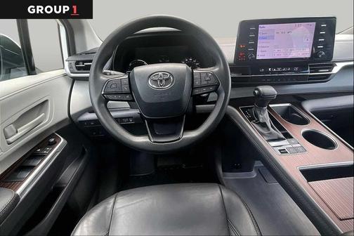 Ice Cap 2023 Toyota Sienna LE