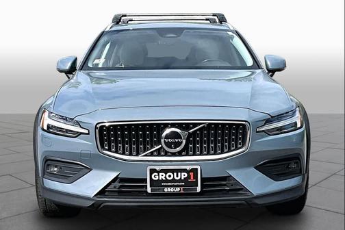 Thunder Grey Metallic 2023 Volvo V60 Cross Country B5 Plus