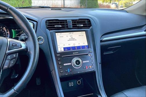 2020 Ford Fusion Plug-In Hybrid Titanium