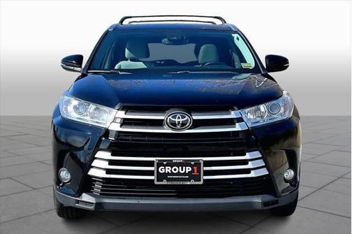 Midnight Black Metallic 2018 Toyota Highlander XLE
