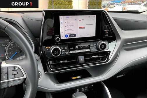 2025 Toyota Highlander Hybrid XLE