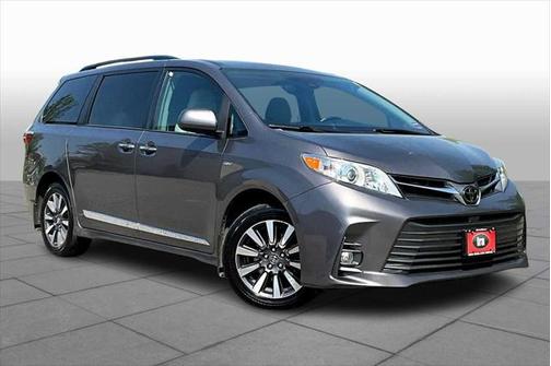 2019 Toyota Sienna XLE