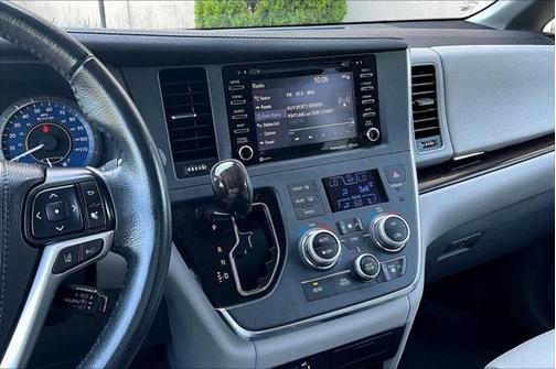 2019 Toyota Sienna XLE