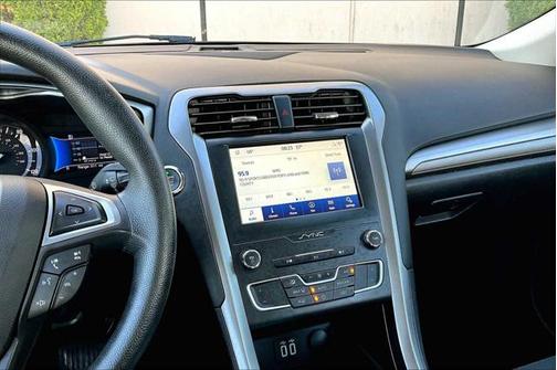 2020 Ford Fusion Hybrid SE