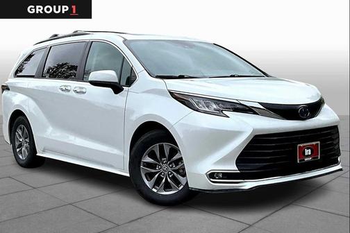 2022 Toyota Sienna XLE 7 Passenger