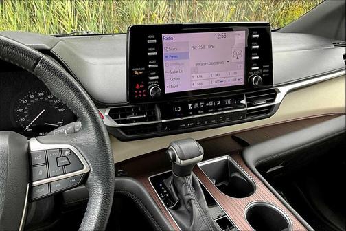 2022 Toyota Sienna XLE 7 Passenger