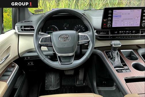 2022 Toyota Sienna XLE 7 Passenger