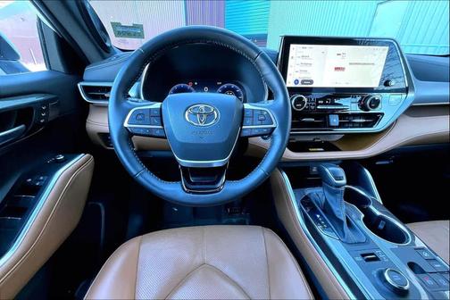 2024 Toyota Highlander Platinum