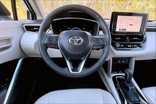 2024 Toyota Corolla Cross XLE