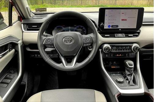 2023 Toyota RAV4 Hybrid SE