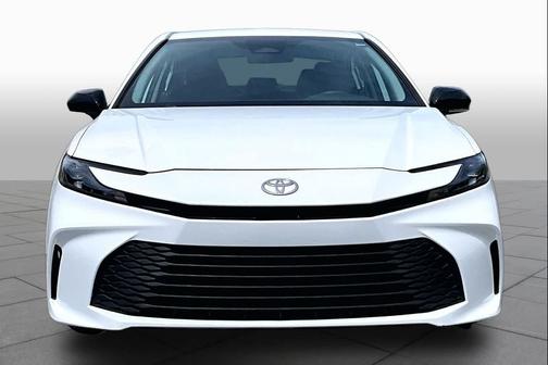Ice Cap 2025 Toyota Camry LE