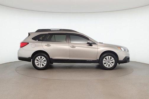 Photo 5 of 29 of 2017 Subaru Outback 2.5i Premium