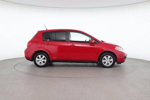Photo 5 of 25 of 2009 Nissan Versa 1.8 SL