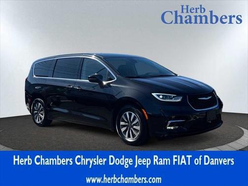 2023 Chrysler Pacifica Hybrid Touring L