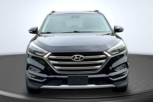 Black Noir Pearl 2018 Hyundai TUCSON Limited