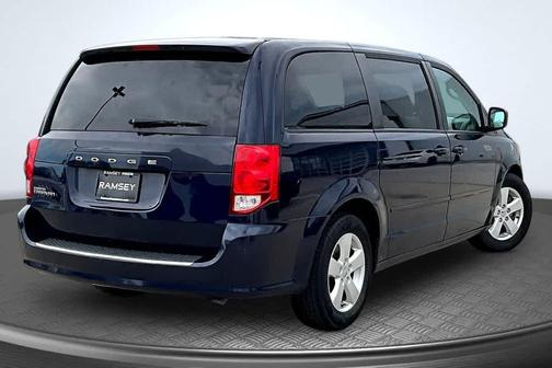 True Blue Pearlcoat 2013 Dodge Grand Caravan SE