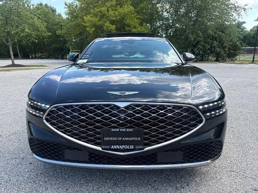 Vik Black 2025 Genesis G90 3.5T e-SC