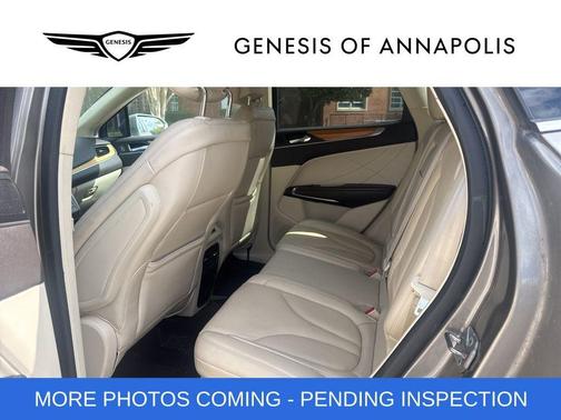 Luxe Metallic 2016 Lincoln MKC Select