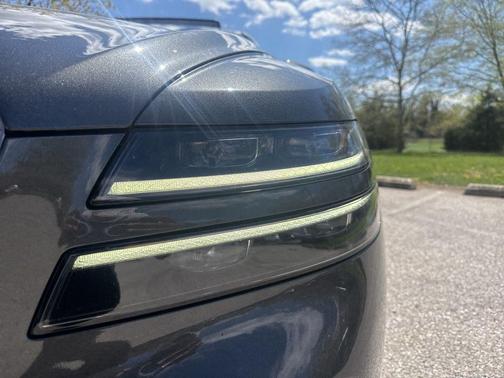 Makalu Gray 2023 Genesis G80 3.5T