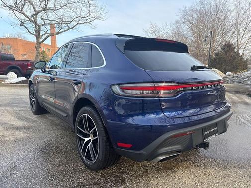 2023 Porsche Macan 