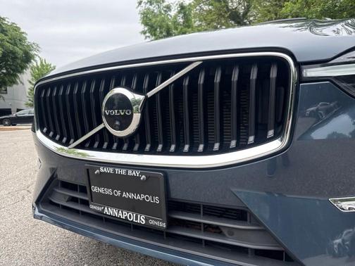 Denim Blue Metallic 2022 Volvo XC60 B5 Momentum