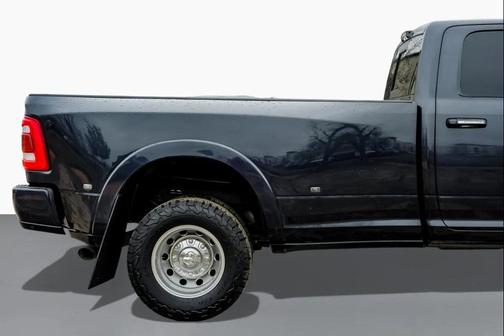 2021 RAM 3500 Laramie Crew Cab 4x4 8' Box