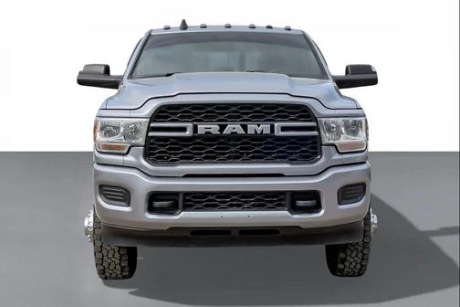 2022 RAM 3500 Tradesman Crew Cab 4x4 8' Box