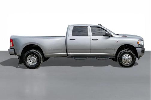 2022 RAM 3500 Tradesman Crew Cab 4x4 8' Box