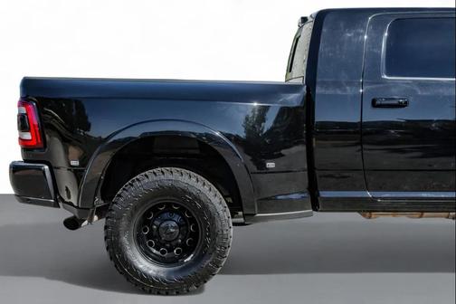 2022 RAM 3500 Limited Mega Cab 4x4 6'4' Box