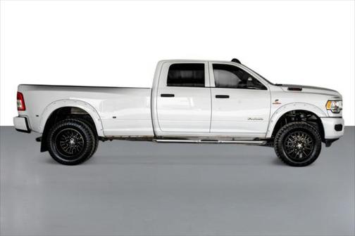 2022 RAM 3500 Tradesman Crew Cab 4x4 8' Box