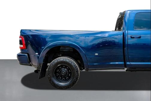Patriot Blue Pearlcoat 2021 RAM 3500 Limited Crew Cab 4x4 8' Box