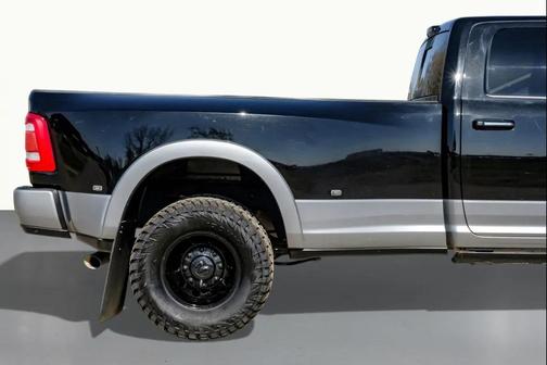 2022 RAM 3500 Laramie Crew Cab 4x4 8' Box