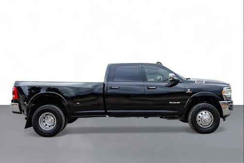 2019 RAM 3500 Laramie Crew Cab 4x4 8' Box