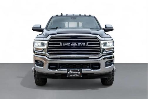 2019 RAM 3500 Laramie Crew Cab 4x4 8' Box