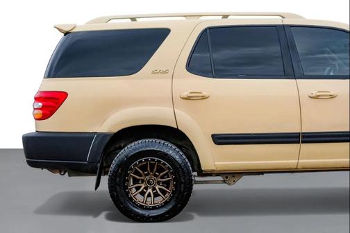 2004 Toyota Sequoia SR5