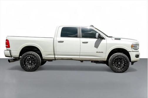 2020 RAM 2500 Laramie Crew Cab 4X4 6'4' Box