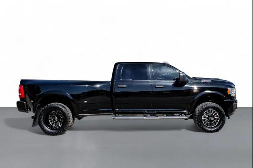 2024 RAM 3500 Tradesman Crew Cab 4x4 8' Box