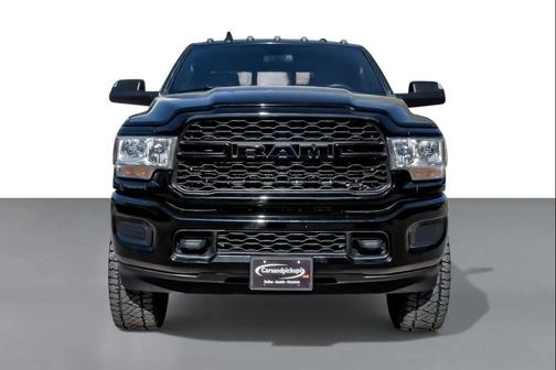 2022 RAM 3500 Tradesman Crew Cab 4x4 8' Box