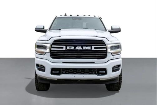2020 RAM 3500 Laramie Crew Cab 4x4 8' Box