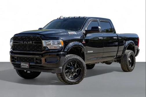 2020 RAM 2500 Tradesman Crew Cab 4X4 6'4' Box