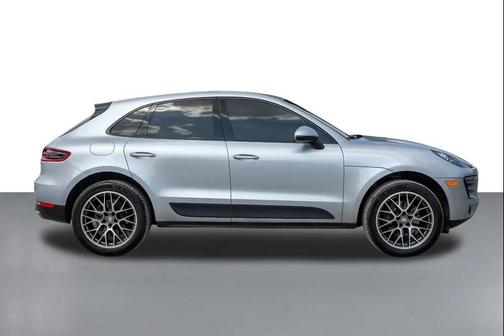 2018 Porsche Macan Macan Sport Edition