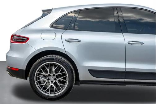 2018 Porsche Macan Macan Sport Edition