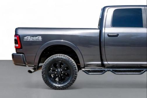 2022 RAM 2500 Laramie Crew Cab 4x4 6'4' Box