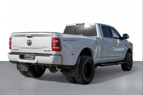 2019 RAM 3500 Laramie Crew Cab 4x4 8' Box