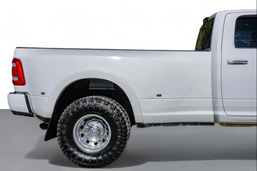 2022 RAM 3500 Laramie Crew Cab 4x4 8' Box