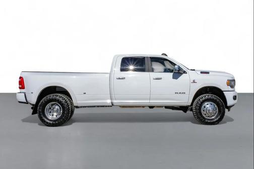 2022 RAM 3500 Laramie Crew Cab 4x4 8' Box