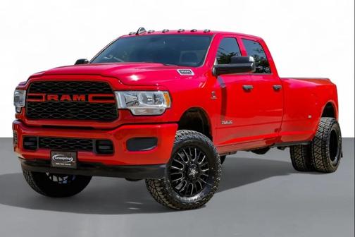 2022 RAM 3500 Tradesman Crew Cab 4x4 8' Box