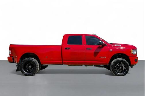 2022 RAM 3500 Tradesman Crew Cab 4x4 8' Box