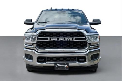 Diamond Black Crystal Pearlcoat 2022 RAM 3500 Tradesman Crew Cab 4x2 8' Box