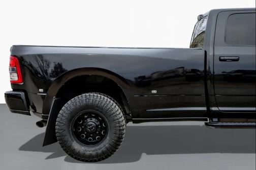 2023 RAM 3500 Big Horn Crew Cab 4x4 8' Box
